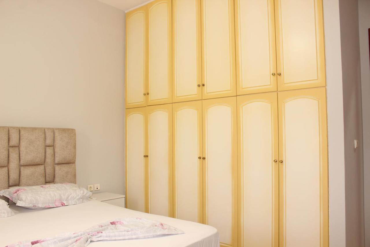 Leva'S Apartments Sarande Bagian luar foto