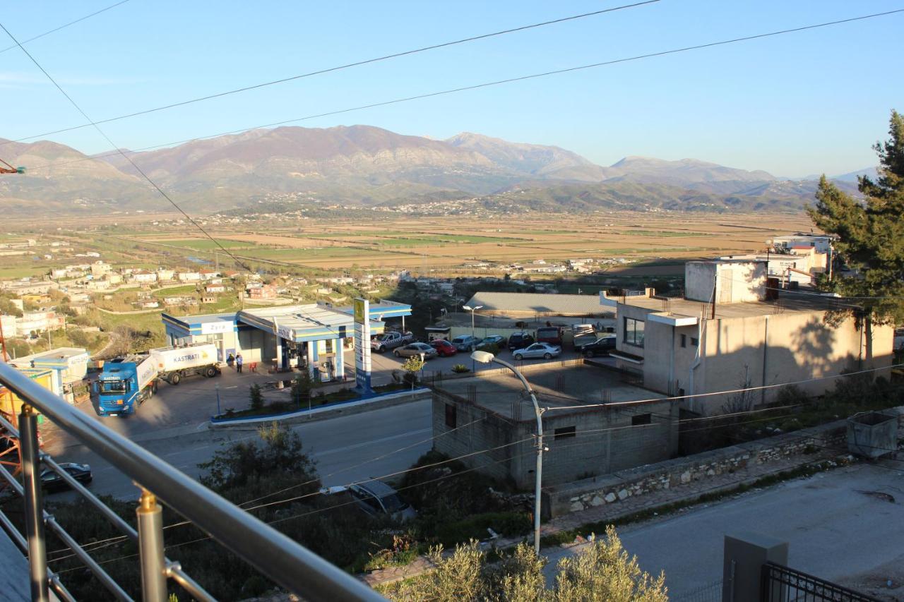 Leva'S Apartments Sarande Bagian luar foto